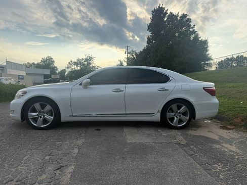 Used 2010 Lexus LS 460 RWD image 4