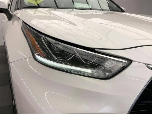 Used 2020 Toyota Highlander Limited AWD/4WD image 29