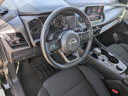 Used 2024 Nissan Rogue S AWD/4WD image 10