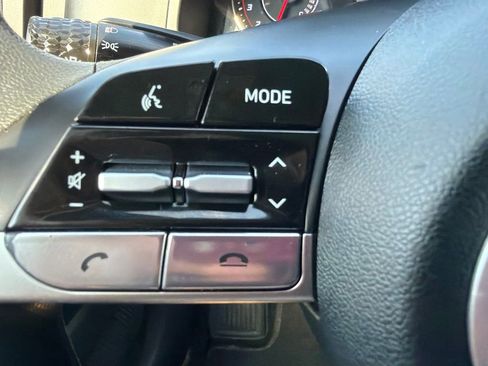 Used 2023 Hyundai Elantra SEL w/ Preferred Accessory Package FWD image 20