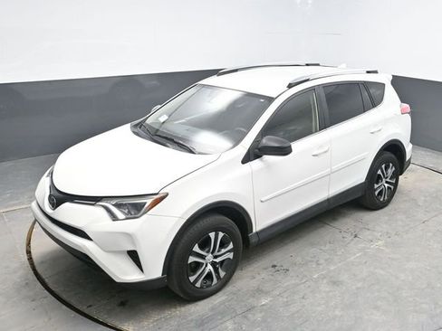 Used 2018 Toyota RAV4 LE image 25