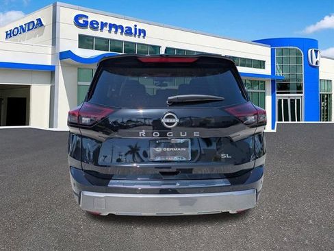 Used 2025 Nissan Rogue SL FWD image 6