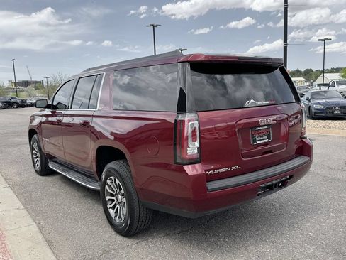 Used 2017 GMC Yukon XL SLT AWD/4WD image 6