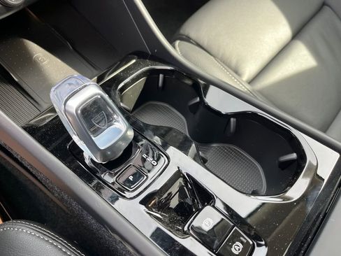 New 2026 Volvo XC40 B5 Plus w/ Protection Package Premier image 18