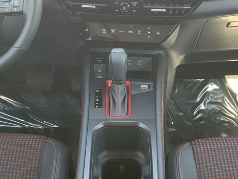 New 2026 Nissan Kicks SR w/ SR Premium Package FWD image 19
