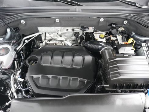 Used 2025 Volkswagen Atlas Cross Sport SE image 30