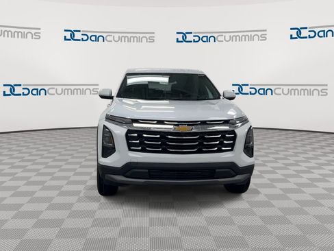 New 2026 Chevrolet Equinox LT image 3