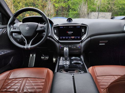 Used 2022 Maserati Ghibli Modena Q4 AWD/4WD image 37