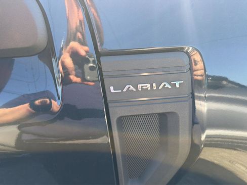 Used 2022 Ford Maverick Lariat w/ Lariat Luxury Package image 8