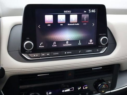 Used 2025 Nissan Rogue SV w/ SV Premium Package image 17