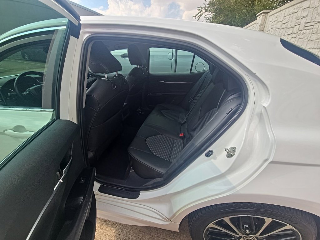 Used 2019 Toyota Camry SE FWD image 8