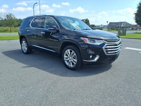Certified 2021 Chevrolet Traverse High Country w/ LPO, Floor Liner Package AWD/4WD image 3