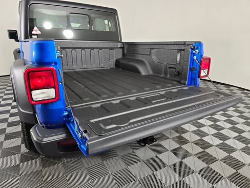 New 2026 Jeep Gladiator Sport image 14