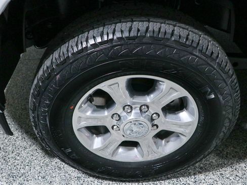 Used 2024 RAM 2500 Big Horn AWD/4WD image 11