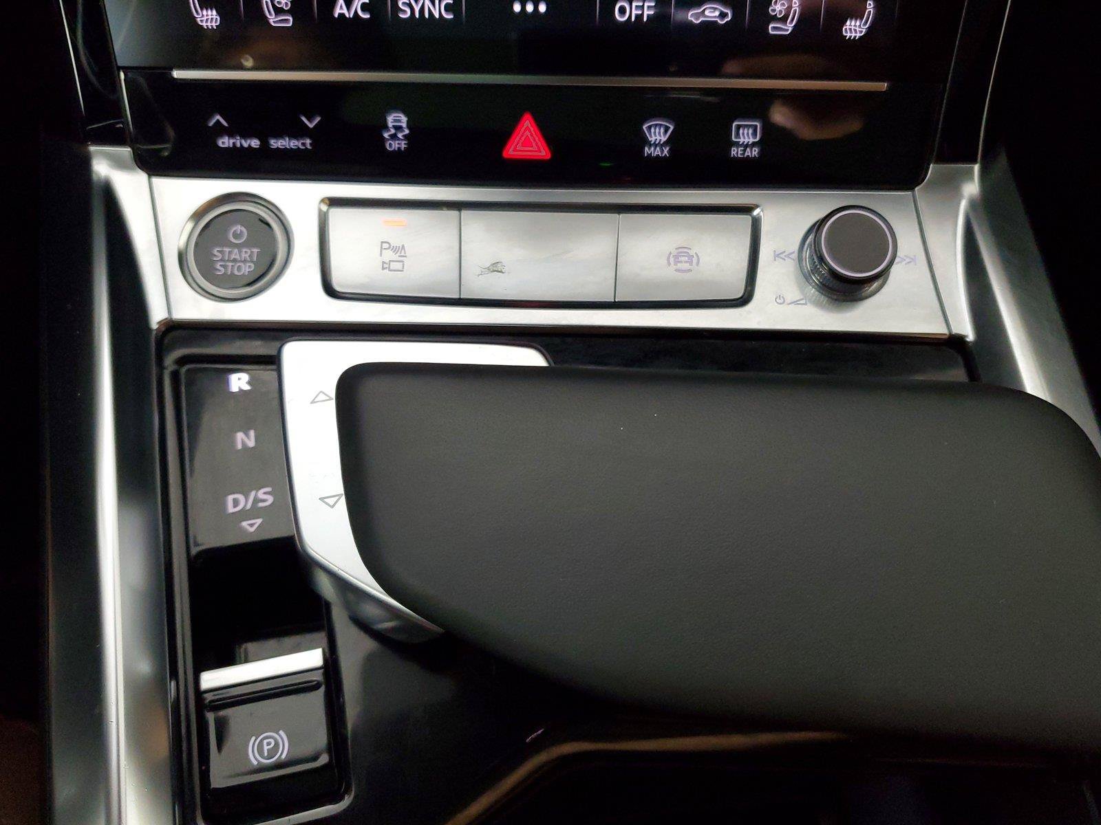 Used 2024 Audi Q8 e-tron Premium Plus w/ Premium Plus Package AWD/4WD image 32
