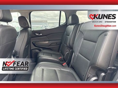 Used 2023 GMC Acadia SLT AWD/4WD image 16
