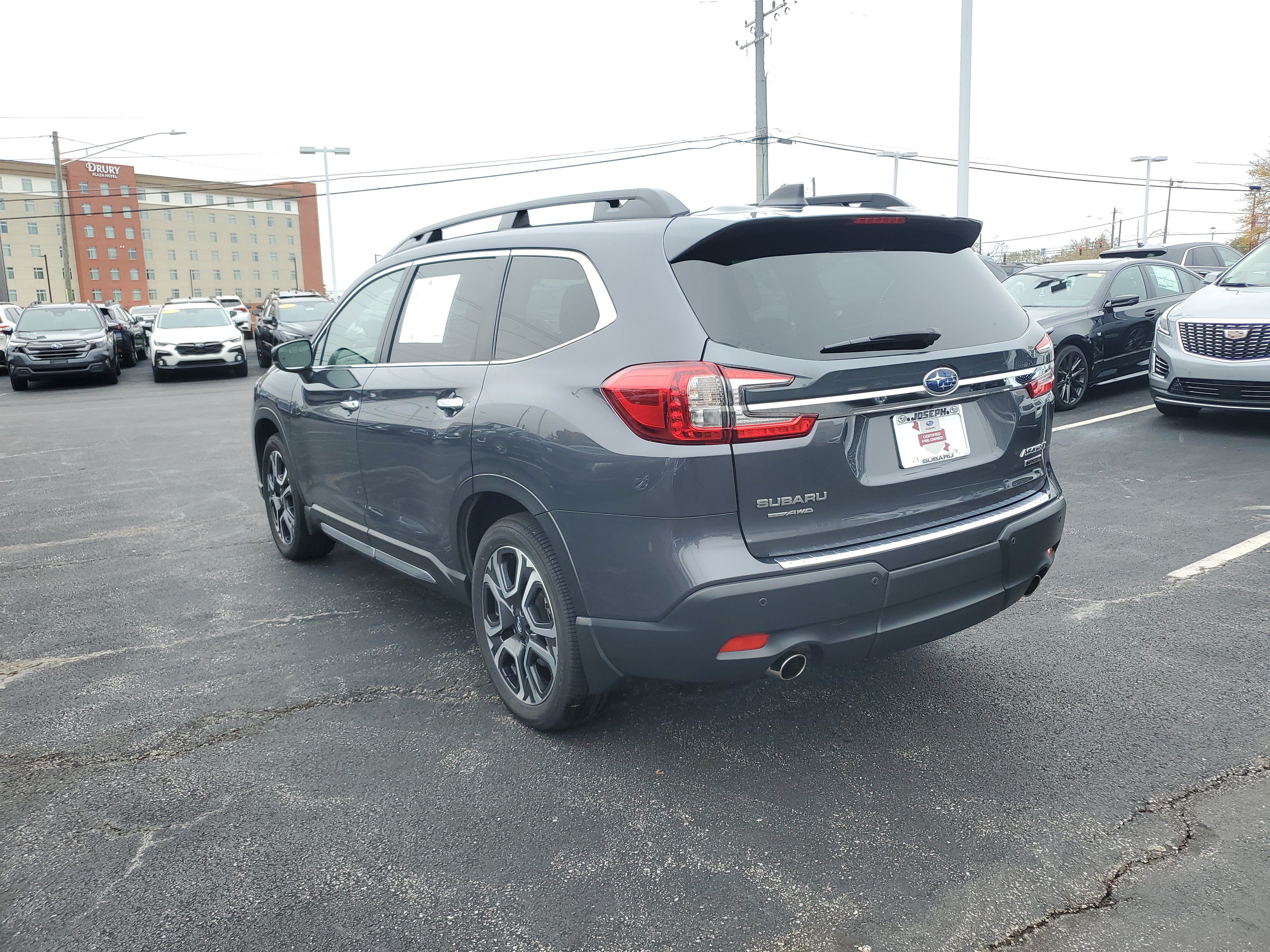 Used 2026 Subaru Ascent Touring AWD/4WD image 2