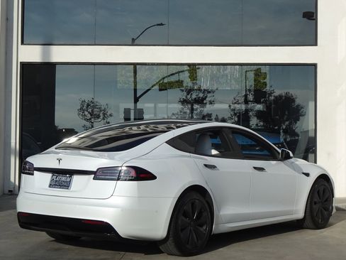 Used 2022 Tesla Model S image 7