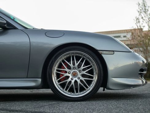 Used 2001 Porsche 911 Carrera 4 image 10