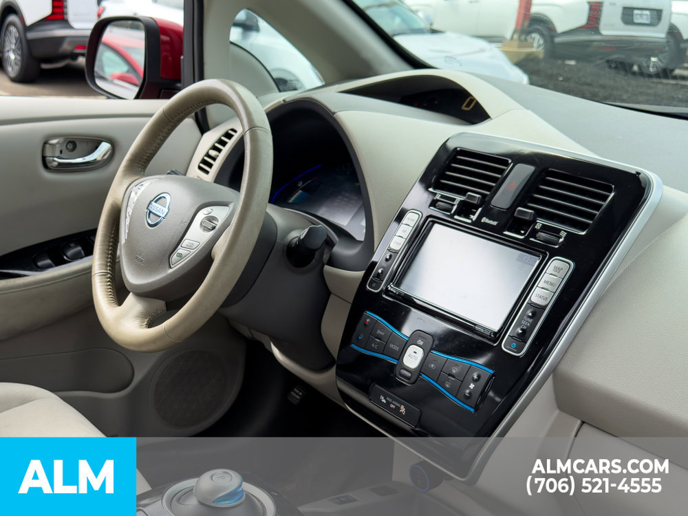 Used 2015 Nissan Leaf SV FWD image 12