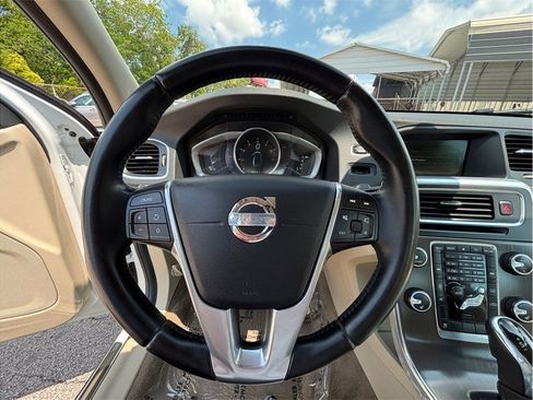 Used 2014 Volvo S60 T5 FWD image 21