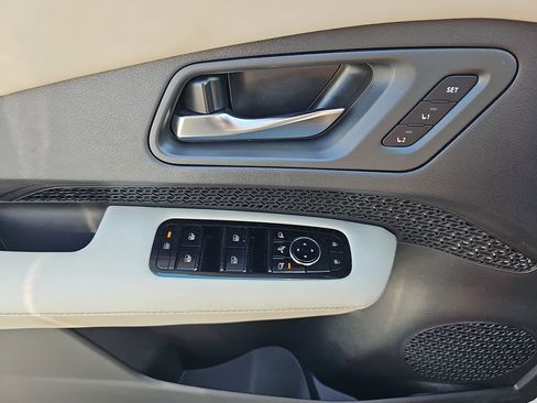 Used 2023 Nissan Ariya FWD image 31