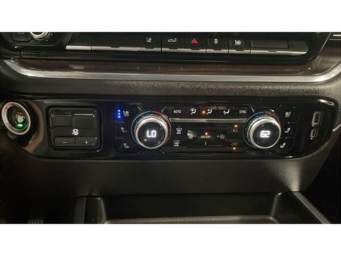 Used 2024 GMC Sierra 2500 SLT w/ SLT Convenience Package AWD/4WD image 14