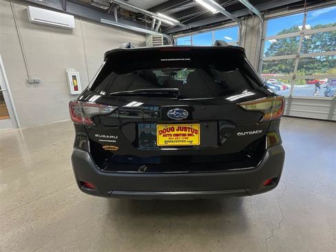 Used 2023 Subaru Outback Premium AWD/4WD image 4