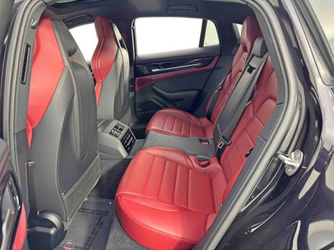 Used 2024 Porsche Panamera image 43