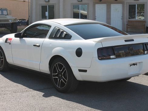 Used 2007 Ford Mustang Premium RWD image 5