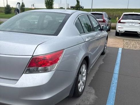 Used 2010 Honda Accord EX image 3