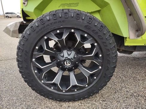 Used 2016 Jeep Wrangler Unlimited Sahara AWD/4WD image 26