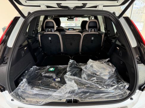 New 2026 Volvo XC90 B6 Plus w/ Protection Package Premier image 26