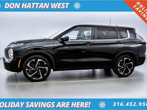 Used 2022 Mitsubishi Outlander SE image 2