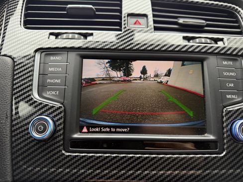 Used 2016 Volkswagen e-Golf SE image 22