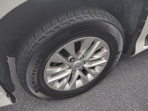 Used 2014 Lexus GX 460 image 7