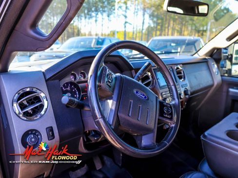 Used 2011 Ford F250 Lariat w/ Lariat Interior Pkg image 13