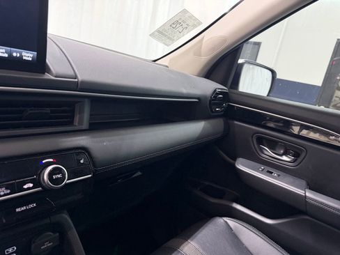 Used 2025 Honda Pilot EX-L image 18