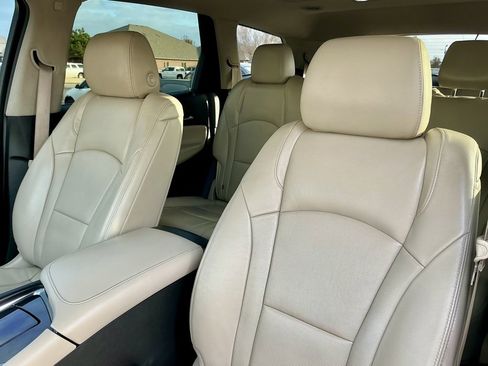 Used 2021 Buick Enclave Essence w/ Sound and Sites Package image 41