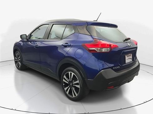Used 2019 Nissan Kicks SV FWD image 8