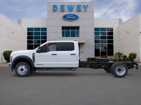 New 2026 Ford F550 4x4 Crew Cab image 3