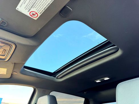 Used 2022 Chevrolet Silverado 3500 LTZ w/ LTZ Convenience Package image 14