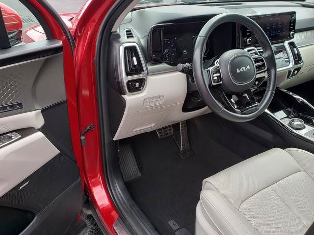 Certified 2023 Kia Sorento SX Prestige w/ Panoramic Sunroof Package AWD/4WD image 13
