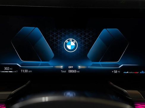 Used 2025 BMW 760i xDrive w/ Executive Package image 18