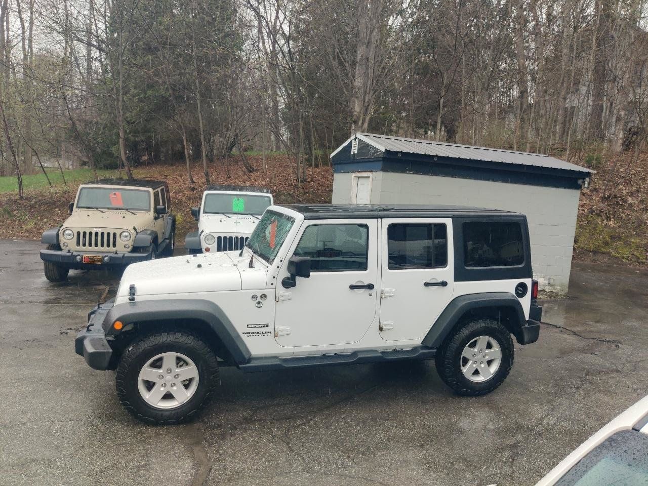 Used 2017 Jeep Wrangler Unlimited Sport w/ Quick Order Package 24S AWD/4WD image 3