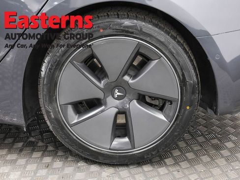 Used 2021 Tesla Model 3 Standard Range Plus image 33