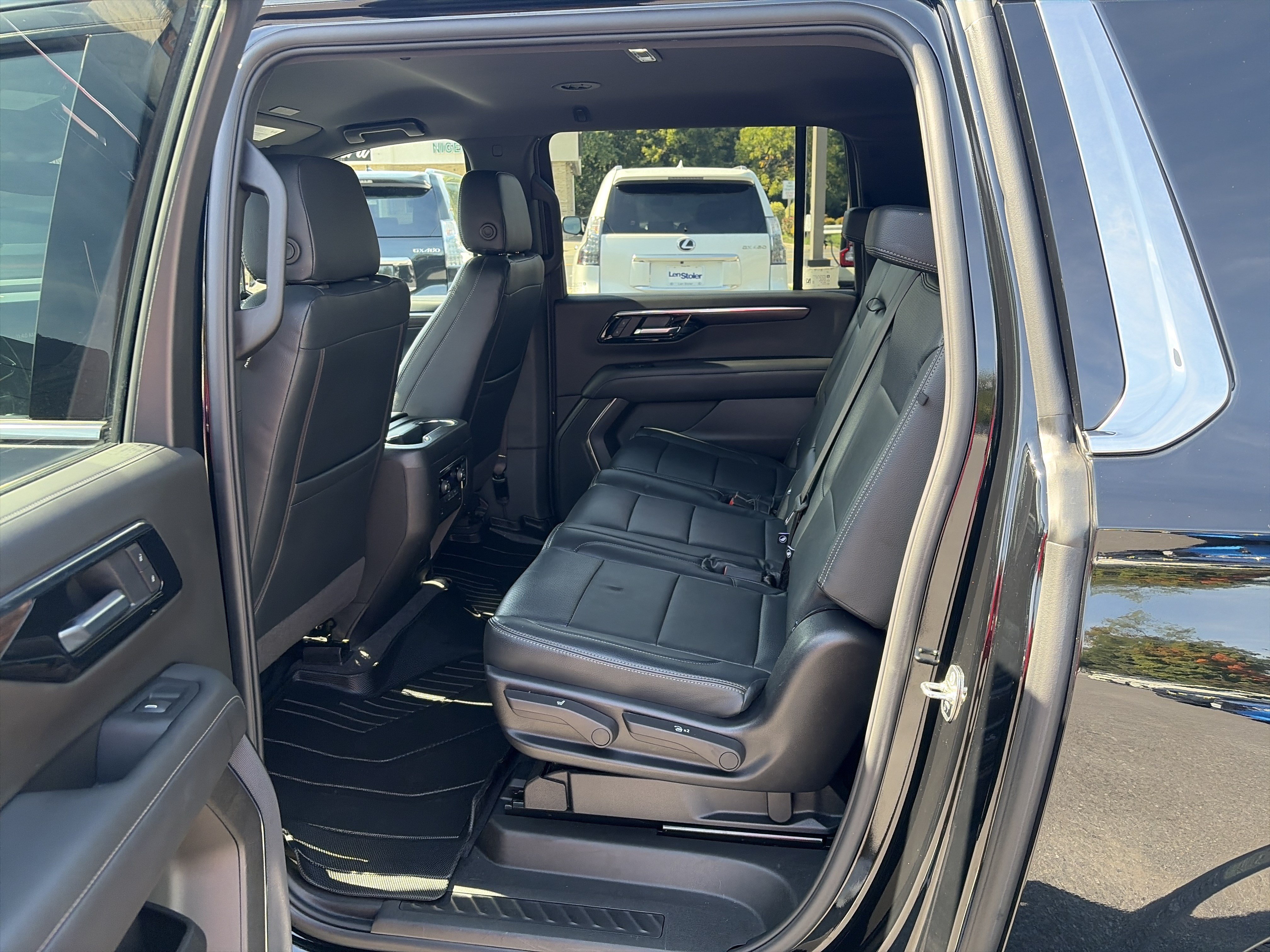 Used 2025 Chevrolet Suburban LS w/ LPO, Dark Essentials Package RWD image 11
