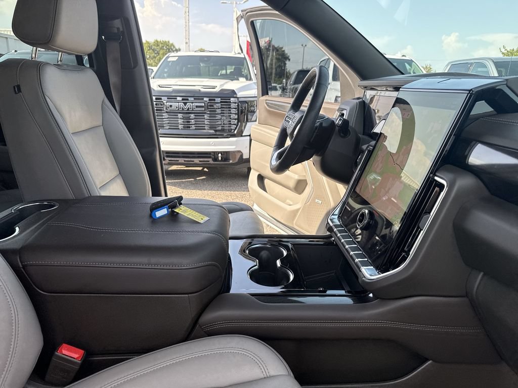 Certified 2025 GMC Yukon XL Elevation AWD/4WD image 13