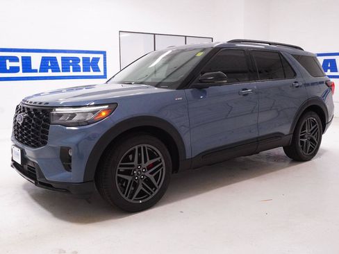 Used 2025 Ford Explorer ST-Line w/ Premium Package RWD image 37