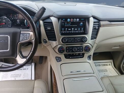 Used 2020 GMC Yukon XL Denali RWD image 11